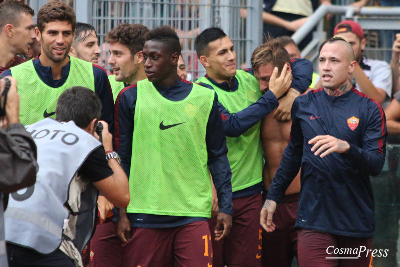 Totti porta il sole sull'Olimpico, Roma Sampdoria 3-2 [foto Martemucci]