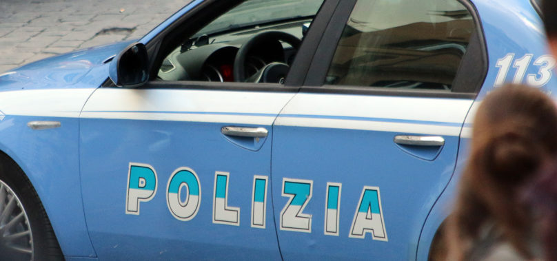 Roma, va dalla Polizia: «Spaccio droga ma voglio cambiare vita, sto per diventare papà»