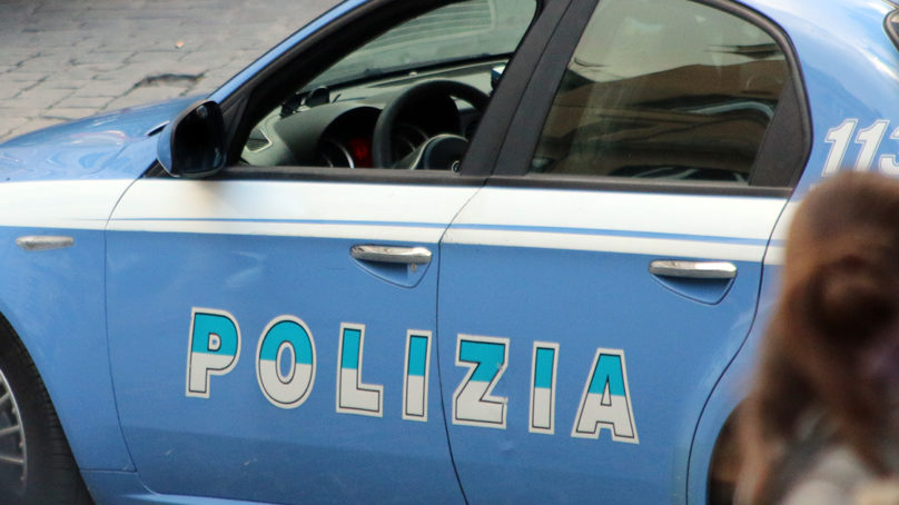 Roma, va dalla Polizia: «Spaccio droga ma voglio cambiare vita, sto per diventare papà»