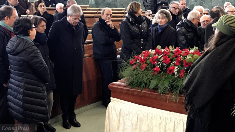 Tullio De Mauro aperta camera ardente alla Sapienza.Mondo politico, istituzioni e cittadini gli rendono omaggio.