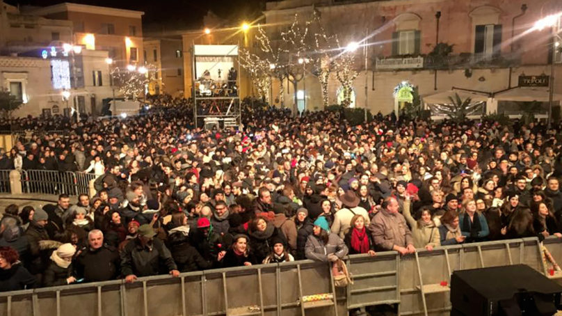 Oltre20mila persone in piazza a Matera per festeggiare il 2017. Le telecamere si spengono, la festa continua.