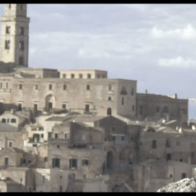 Fabrizio Moro duetta coi Sassi di Matera nel nuovo singolo La Felicità. Video