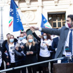 Flash Mob di Fratelli d'Italia: “M5S mette all'asta l'Italia votando il Mes”