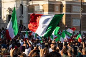 No Greenpass, manifestazione contro la tessera sanitaria a Roma.